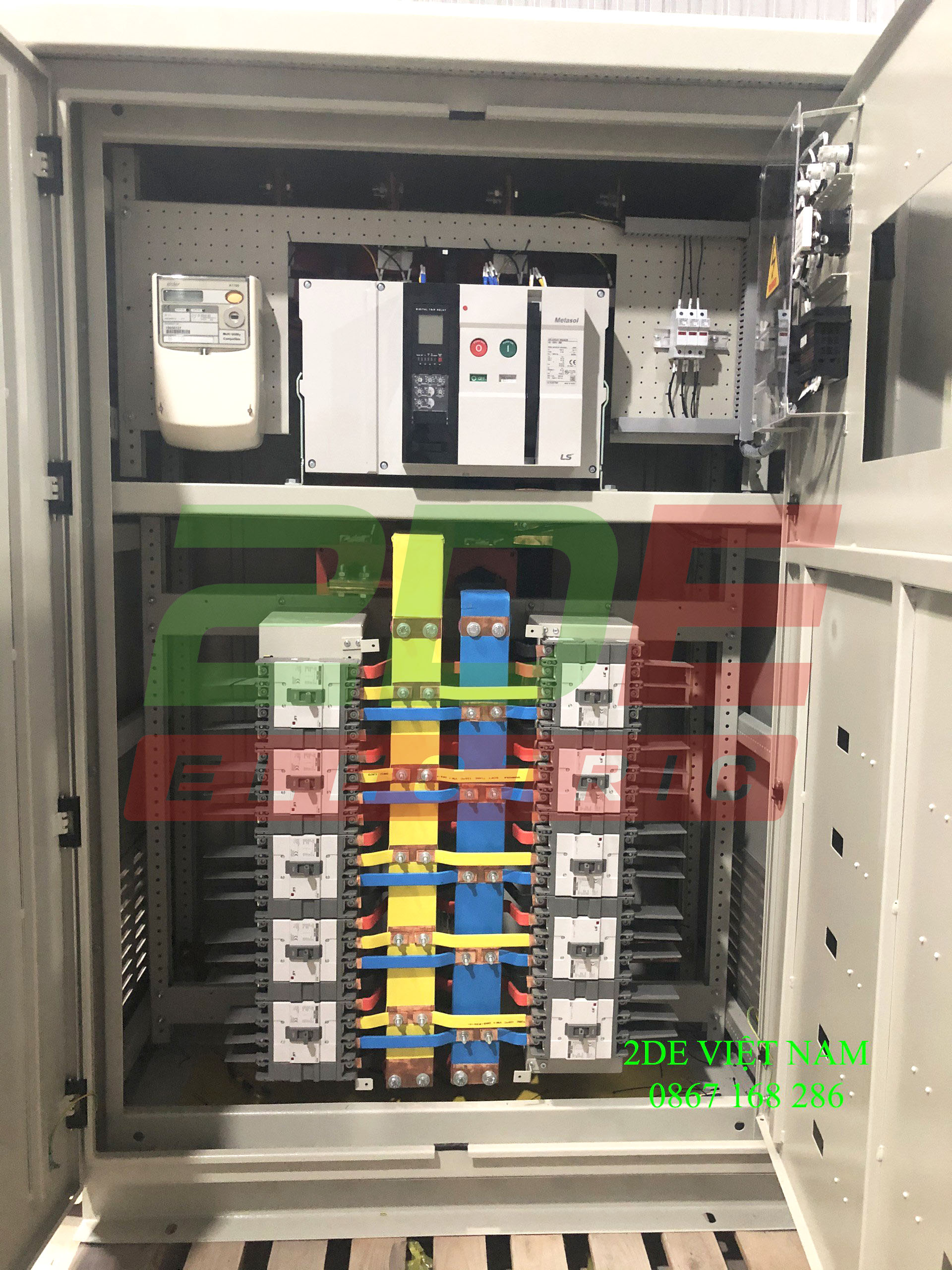 Hình ảnh panel tủ solar tại 2DE