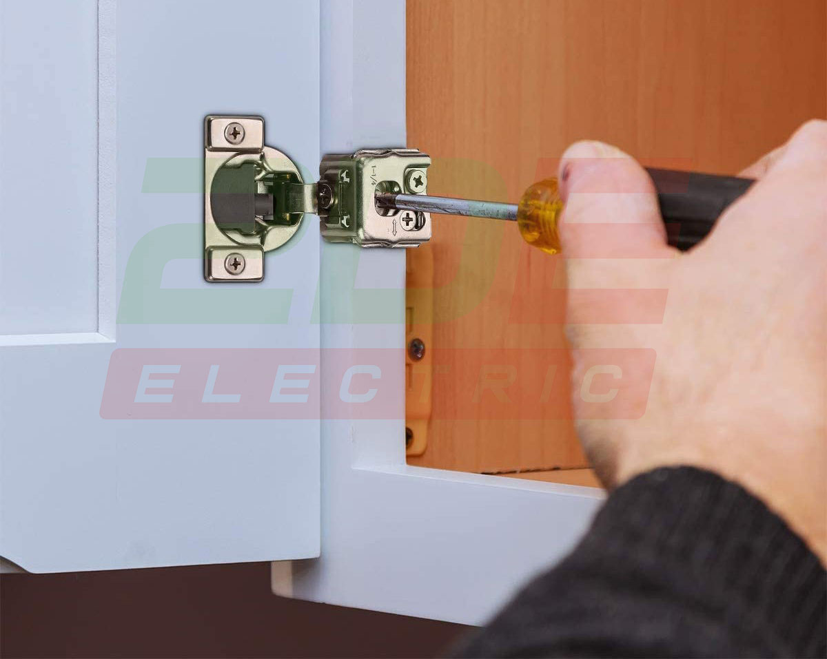 Hình ảnh ứng dụng bản lề tủ điện