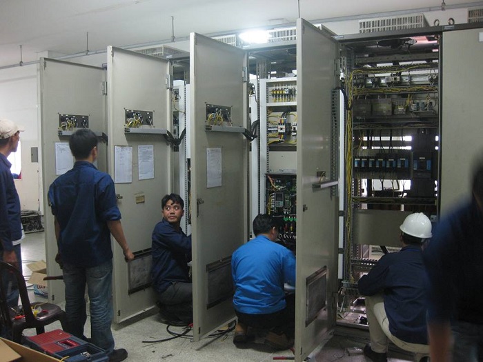 gia công lắp ráp tủ điện công nghiệp